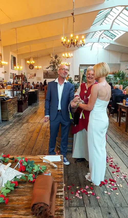 Handfeste Handfasting